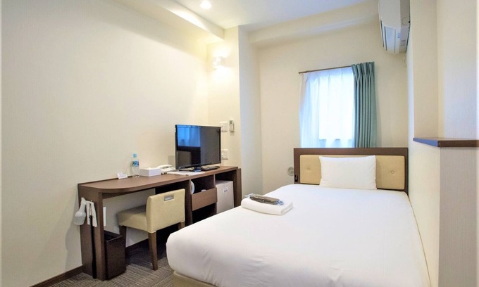 Shin-Yokohama Hotel | Convenient Single Room Steps from ShinY / Yokohama