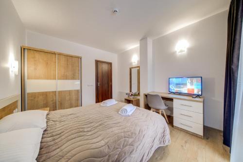 Smolyan Apartment | Relax at Smolyan Lakes Apartment - 4-Star Oceanfront Retreat
