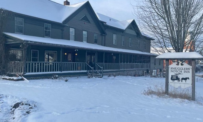 Jeffersonville Hotel | Family-Friendly Stay at Smugglers Notch Inn with Breakfast