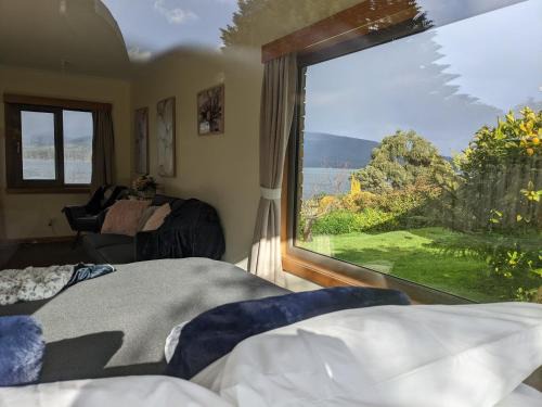 Dover Apartment | Oceanfront Smugglers Rest Apartments in Dover - 4-Star Comfort