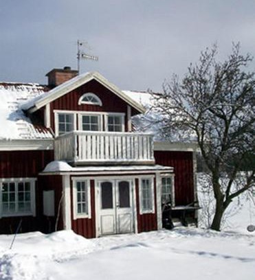 Gamleby House | Discover Smultronboda Fårgård: Pet-Friendly Getaway