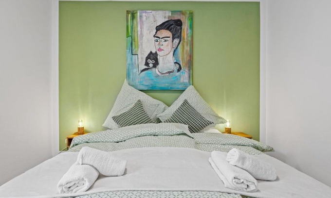 Passau Apartment | Top-Rated Smurmelhomes Oase: Family-Friendly with Parking