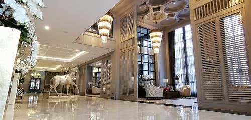 Central Pattaya Hotel | Relax at SN Connx - SHA Plus with Pool & Breakfast Options