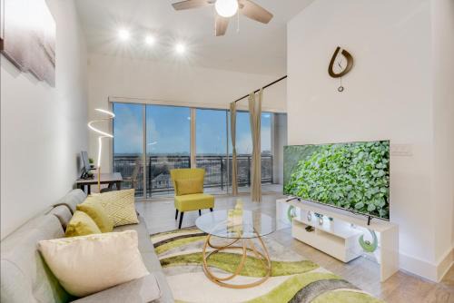 Cedars Apartment | Stylish 2BR Loft with Gym, Parking & Workspace Amenities