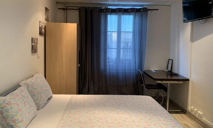 Sablon - Trudaine Apartment | Convenient SNCF Station Stay with Family-Friendly Amenities