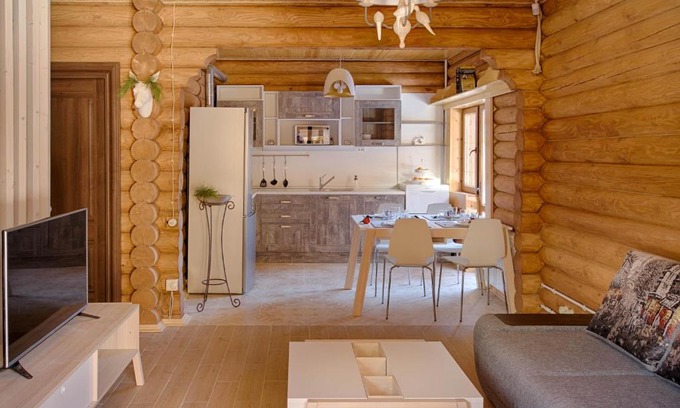 Esto-Sadok House | Delightful Snegiri Village Chalet with Hot Tub & Pet-Friendly