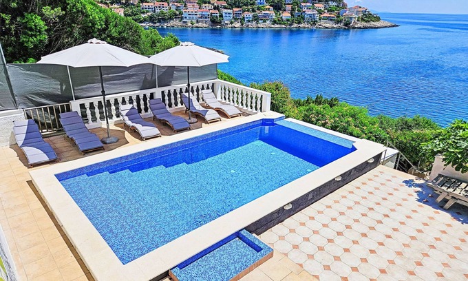 Zavalatica Apartment | Oceanfront Snježana: Guest Rated 9.6, Pet Friendly Stay