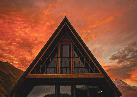 Kazbegi House | Pet-Friendly Sno View with Breakfast and Hot Tub Access