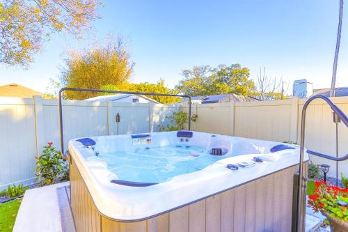 Largo House | Experience Snook Haven: Hot Tub, Pool & Mini Golf Fun
