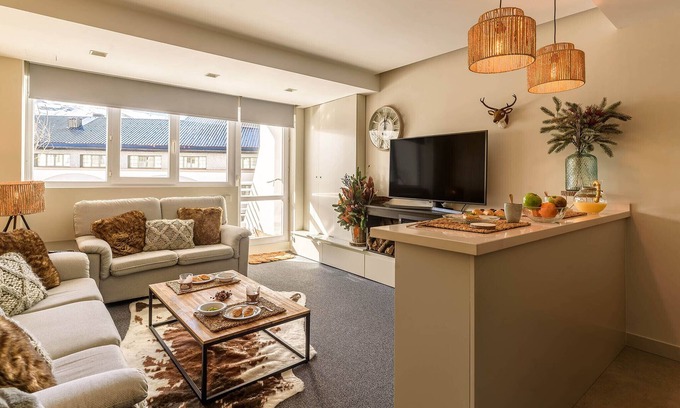 Pradollano Apartment | Cozy Snow Home Apartment in Sierra Nevada with Spa & Breakfast