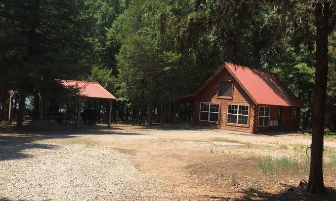 Scranton Cabin | Experience Snow's Log Cabin on Lake Dardanelle - Guest Rated 9.8