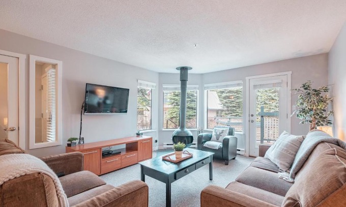Blackcomb House | Relax at Snowberry by Outpost Whistler - Rated 9/10!