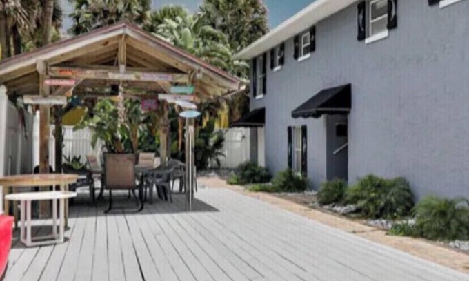 Flagler Beach Condo | Relaxing Pet-Friendly 2 BR Steps from Flagler Beach