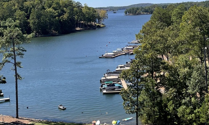 Dadeville Condo | Comfortable Getaway for Snowbirds with Pool Access