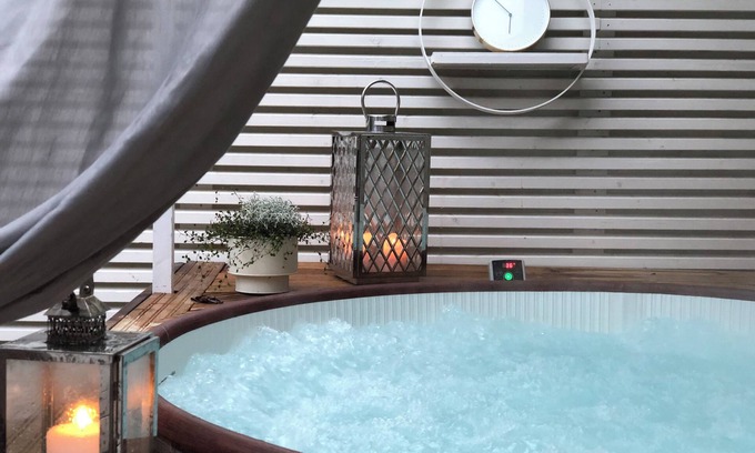 Rovaniemi Apartment | SnowCrystal home jacuzzi and sauna