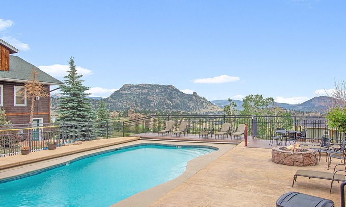 Estes Park Condo | Snowdrift Peak 203 2 Bedroom Condo by RedAwning
