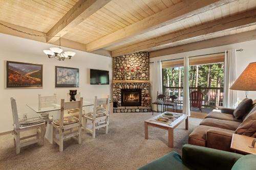 Warrior's Mark Apartment | Family-Friendly Snowdrop 12 with Hot Tub Amenities