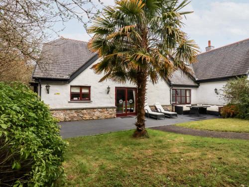 St Wenn House | Snowdrop Hotel: Family-Friendly Retreat with Pool Access