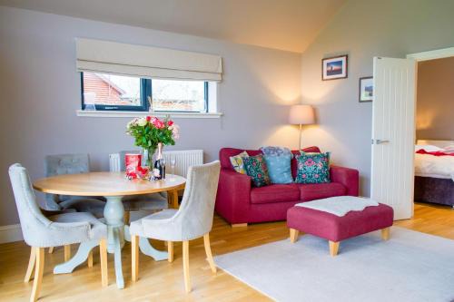 Abernyte House | Cozy Snowdrop Lodge: Your Perfect Pet-Friendly Getaway