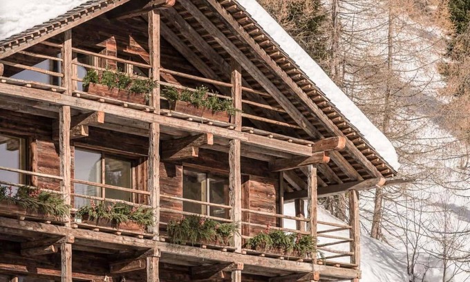 Livinallongo del Col di Lana Ski Chalet | Discover Snowflake: Dolomiti Chalet with Spa & Private Pool
