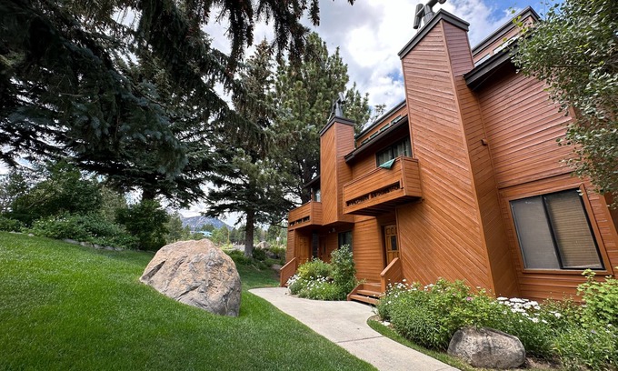 Mammoth Lakes Condo | Snowflower #75 (3-Bedroom Condo) with Pool by RedAwning