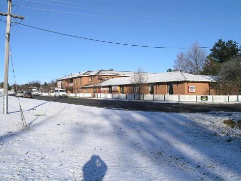 Berridale Hotel | Relax at Snowgate Motel + Apartments with Family-Friendly Dining