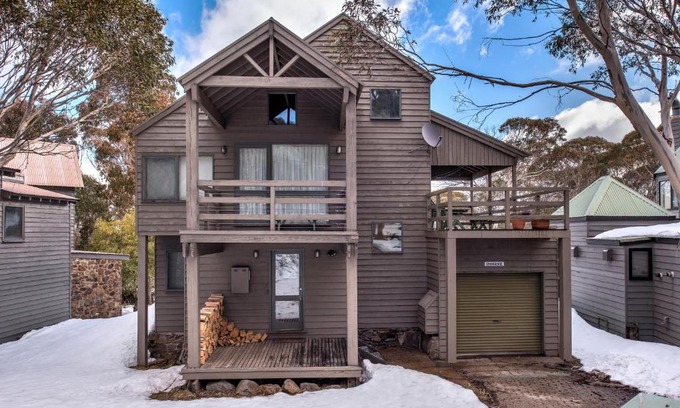 Dinner Plain Apartment | Family-Friendly Snowgoose: Rated 9/10 with Kitchen Access