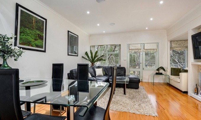 Dinner Plain Apartment | Family-Friendly Snowgums 15: Modern Apartment Retreat