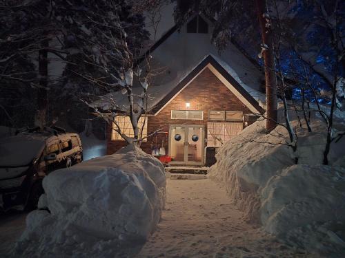 Hokujo Cabin | Top-Rated Family-Friendly Stay at Snowhere Ski Lodge