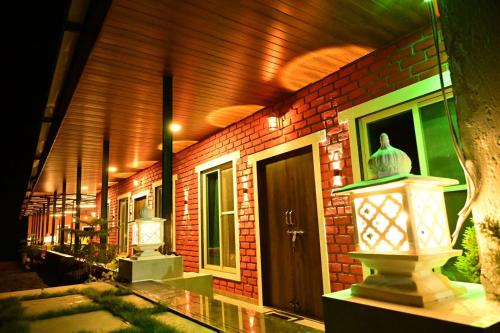 Matheran Hotel | Relax at S and S Resort Matheran: Pet-Friendly Oasis