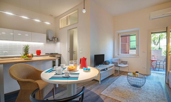 Dorsoduro Apartment | Cozy Apartment with Private Courtyard - Rated 9.3/10