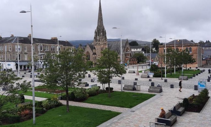 Helensburgh Apartment | Cozy Colquhoun Square Apartment: Ideal for Families
