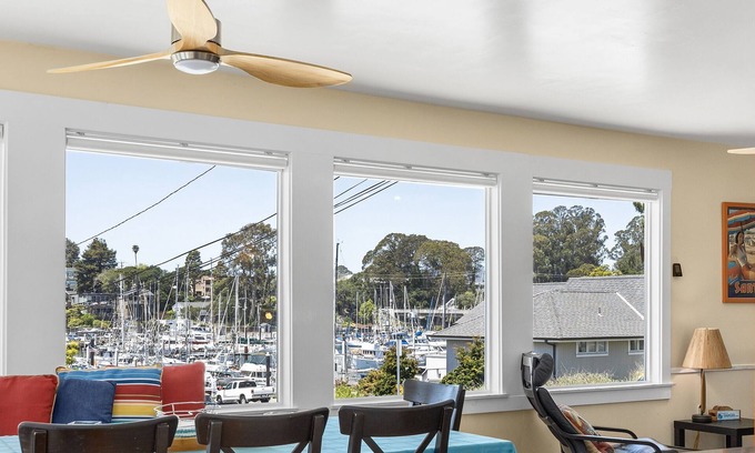 Eastside Santa Cruz House | Guest Rated: Snug Harbor with Oceanfront Pool & Breakfast