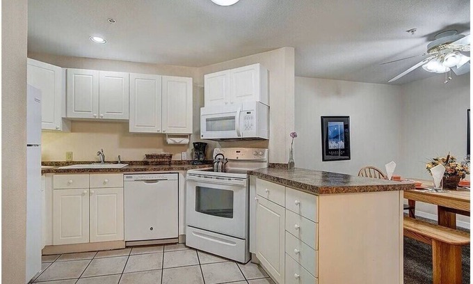 Summit Cove Condo | Ideal Getaway Near Keystone with Hot Tub and Pool Access