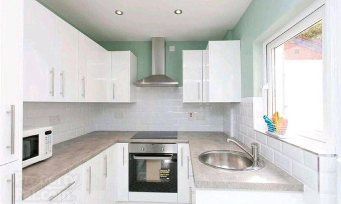 Belfast House | Immaculate 3-Bed House in Belfast with Family-Friendly Perks