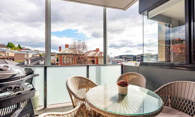 Hobart Central Business District Apartment | Experience City Lifestyle in the Heart of Hobart