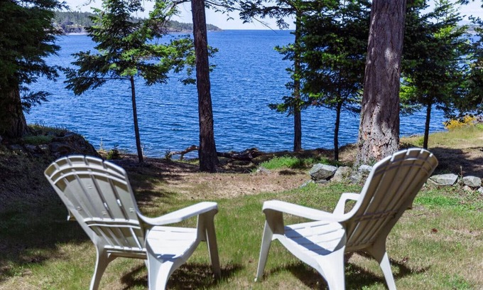 Regional District of Nanaimo House | Soar Above the Sea at Eagle’s Perch Oceanfront Retreat