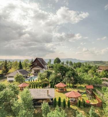Budesti House | Top-Rated Soare-n Maramureș: Pool, Hot Tub & Breakfast