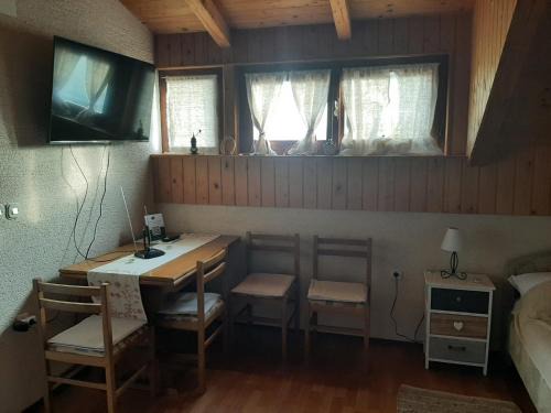 Klanjec Apartment | Budget-Friendly Stay at Noa i Mila - 8/10 Guest Rated