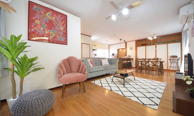 Sobe House | Cozy Sobe House in Yomitanson with Breakfast Included
