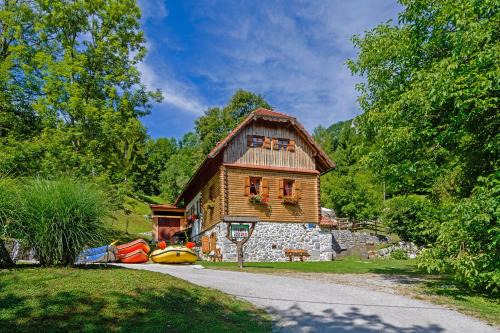 Presika House | Discover Sobol in Kočičin: Perfect for Families & Pets
