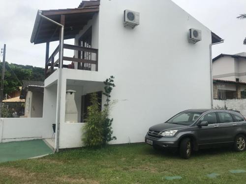 Armacao House | Pet-Friendly Paradise at Sobrado, Armação - 9.8/10 Rated