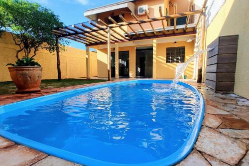 Sobrinho House | Relaxing Sobrado with Pool Near the Airport - Pet Friendly