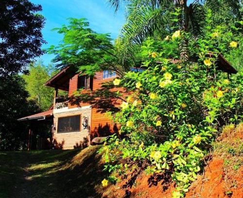 Campo Bom Apartment | Pet-Friendly Stay at Sobrado Flor da Laranjeira - 10/10!