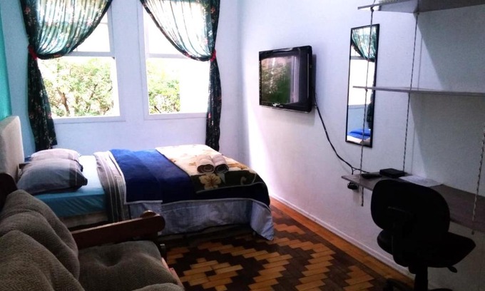 Centro Historico House | Budget-Friendly Sobrado Tranquilo Centro: Pet & Child Friendly