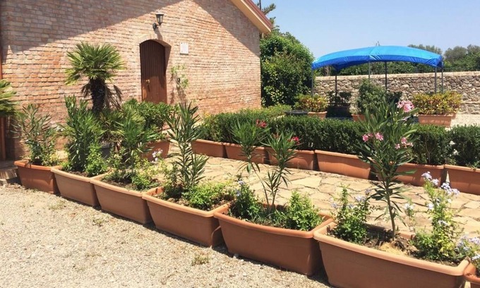 Francavilla Marittima House | Experience Società Agricola MG Florplant: Family-Friendly Retreat