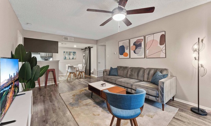Pleasant Valley Apartment | SoCo 2BR Suite with Pool, Fast WiFi & Pet-Friendly Perks
