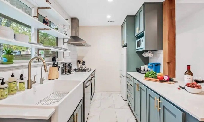 Sweetbriar Apartment | SoCo Oasis Retreat Relax in Comfort