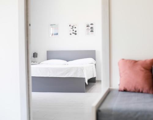 Sant'Agata di Militello House | Cozy Sofíta: Oceanfront Rooms with Breakfast & Pet Friendly