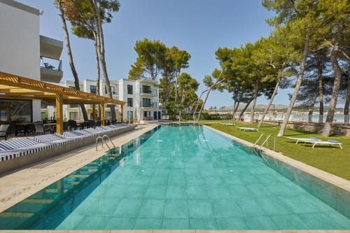 Alcudia Hotel | Experience Sofia Alcudia Beach: Oceanfront Retreat Awaits